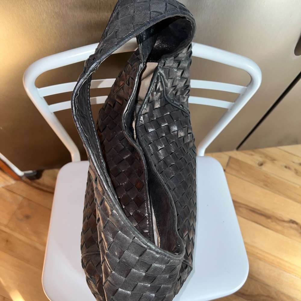 Michael Kors large Gunmetal Woven Leather Handbag - Picture 5 of 14